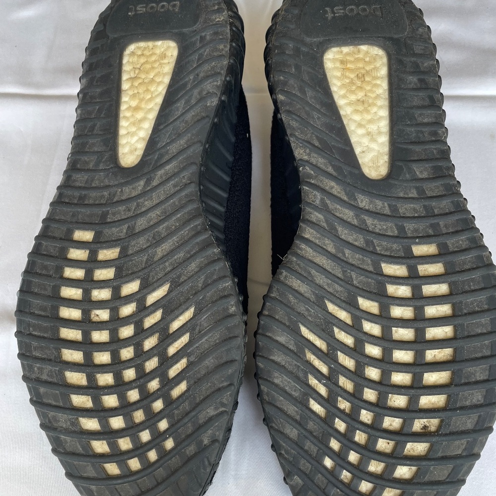 Adidas Yeezy - Picture 6 of 13